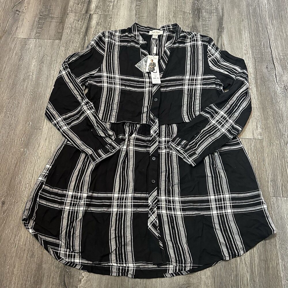 Charlie Paige Black Plaid Tunic Top Size L Long Sleeve Knit Button Up V-Neck